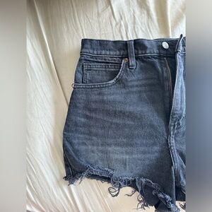 Abercrombie & Fitch Ultra High Rise Mom Short